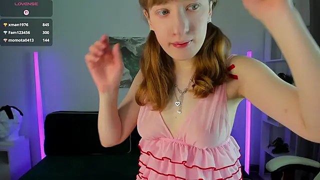 Snapshot of tracy_aw chatting on 02-16-26, 07:48 tracy aw online show from 02-16-26, 07:48