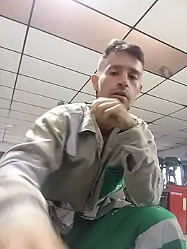 Snapshot of torvyHot chatting on 02-22-26, 11:42 torvyHot online show from 02-22-26, 11:42