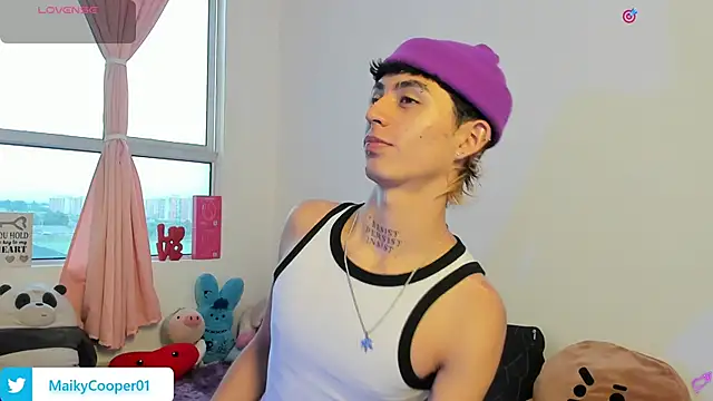 Maiky Cooper01 online show from 04-15-26, 04:58