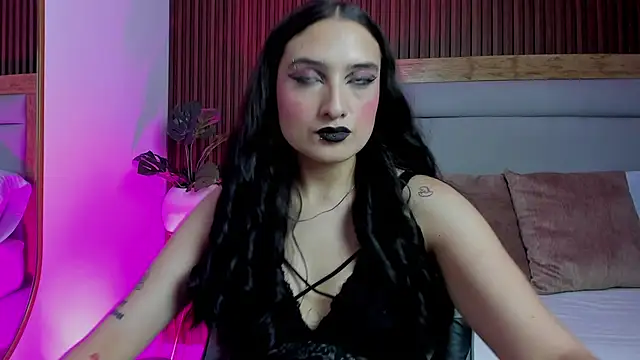 emma hiltonn  online show from 04-28-26, 02:49