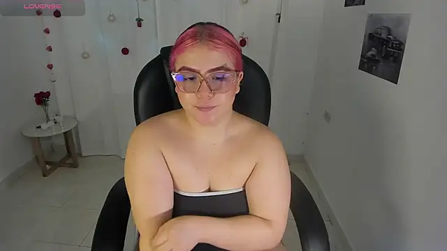 lanna  wilson online show from 03-12-26, 12:00