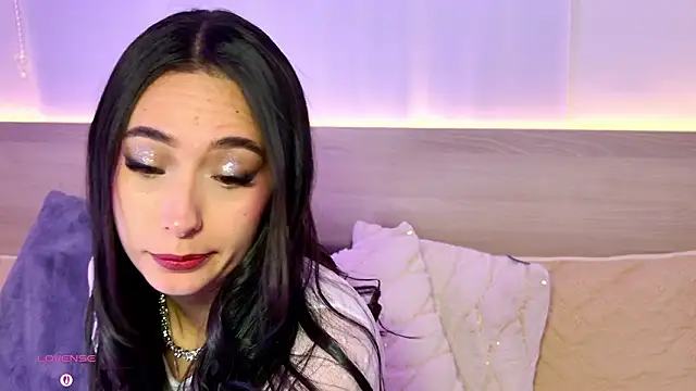 Snapshot of AliceeBloom chatting on 02-06-26, 10:40 AliceeBloom online show from 02-06-26, 10:40