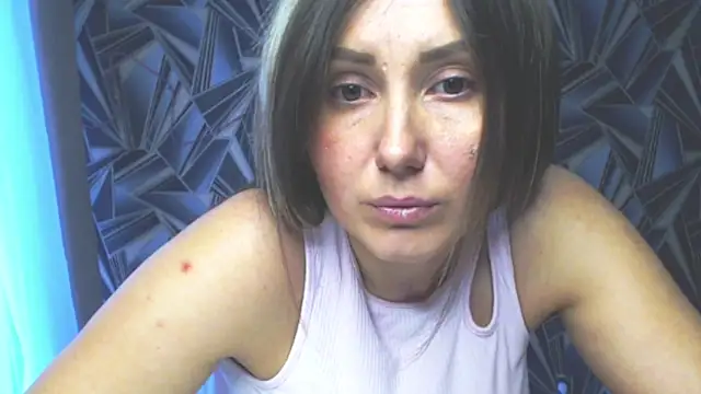 NikkiKiss    online show from 04-13-26, 11:37