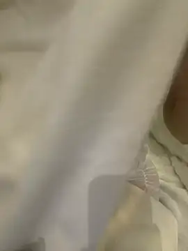 Mia-zhan online show from 04-27-26, 09:35