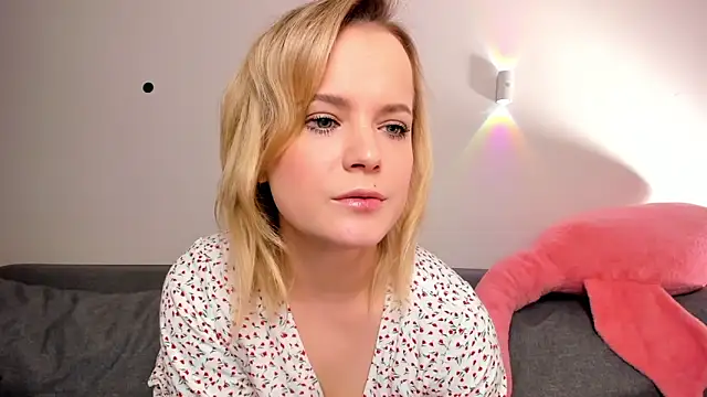 JessicaBeverly  online show from 04-06-26, 09:10