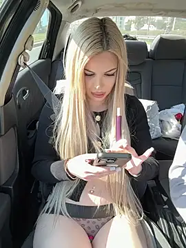 Snapshot of AlyssaFoxx_ chatting on 03-01-26, 12:29 AlyssaFoxx online show from 03-01-26, 12:29