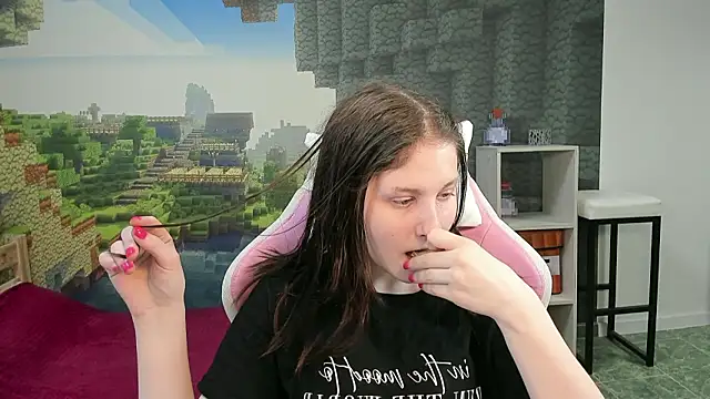 Snapshot of KiraDuvall chatting on 02-13-26, 05:09 KiraDuvall online show from 02-13-26, 05:09