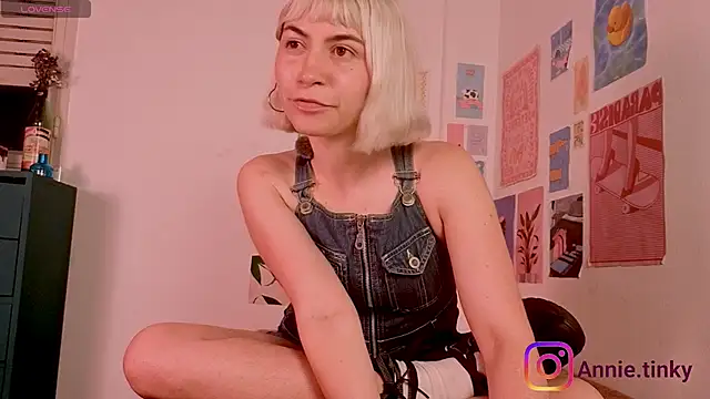 annieTinky0 online show from 03-09-26, 01:09