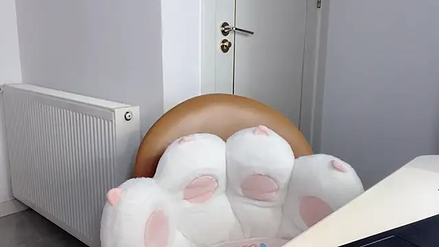 Snapshot of X-9958 chatting on 02-24-26, 12:36 X-9958 online show from 02-24-26, 12:36