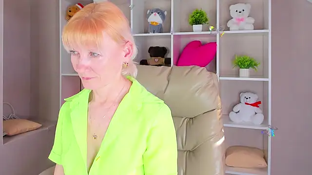 Julie Lucas online show from 03-31-26, 09:21