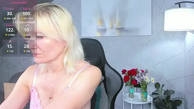 Julie Lucas online show from 07-10-26, 12:26