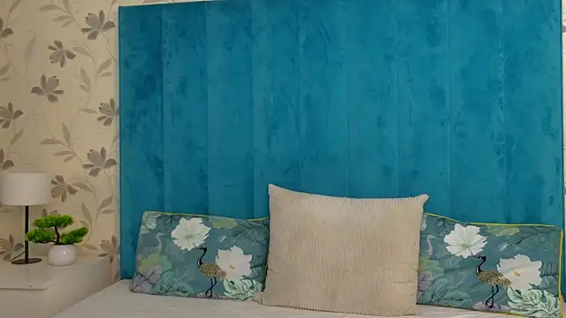 AnyaHappiness online show from 03-26-26, 06:19