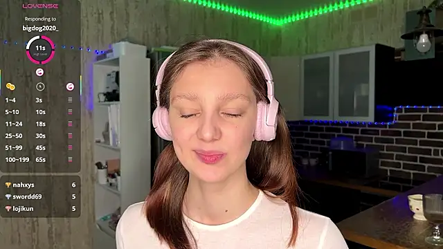 Snapshot of ChrisAmott chatting on 02-05-26, 04:22 ChrisAmott online show from 02-05-26, 04:22