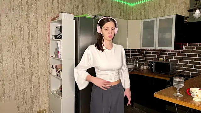 Snapshot of ChrisAmott chatting on 02-11-26, 04:12 ChrisAmott online show from 02-11-26, 04:12