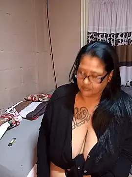 CutieNatz online show from 04-19-26, 06:32