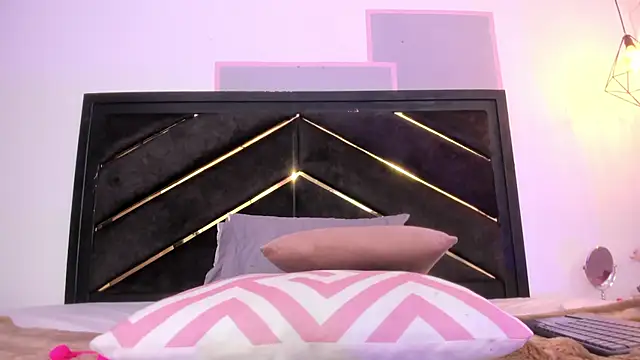 april jones05 online show from 04-25-26, 01:41