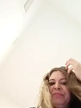 Didi2081 online show from 03-25-26, 12:49