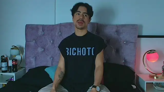 Ethan Briggs  online show from 02-18-26, 03:46