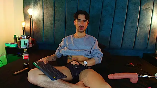 Ethan Briggs  online show from 03-12-26, 03:23