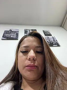 Pretty  Milf online show from 03-15-26, 09:59