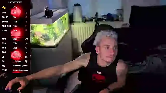 Rayzel White online show from 04-27-26, 07:12