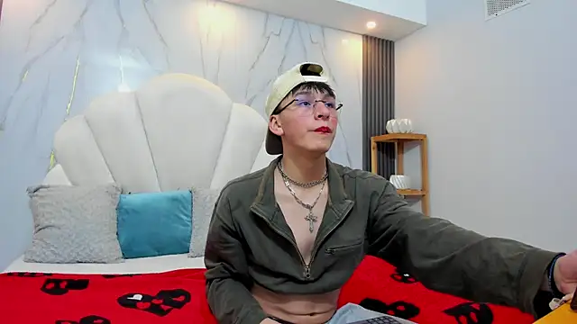 Alexander Collinss online show from 02-19-26, 03:02