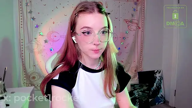 Snapshot of _PocketRocket_ chatting on 11-14-25, 01:15 PocketRocket online show from 11-14-25, 01:15