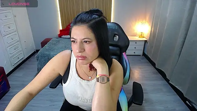 keileen luna online show from 02-25-26, 12:26