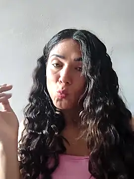 Snapshot of Freyarosse chatting on 03-07-26, 07:11 Freyarosse online show from 03-07-26, 07:11