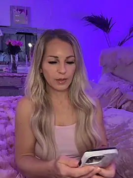 Snapshot of JulieSol chatting on 02-13-26, 08:32 JulieSol online show from 02-13-26, 08:32