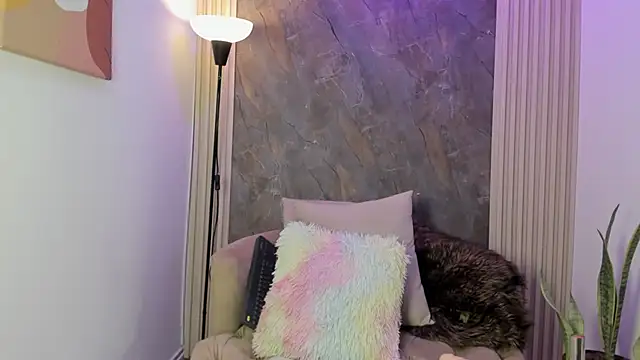 Snapshot of ivanna_lima chatting on 02-20-26, 11:43 ivanna lima online show from 02-20-26, 11:43