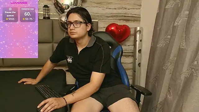 Danner Alaia online show from 02-15-26, 08:27