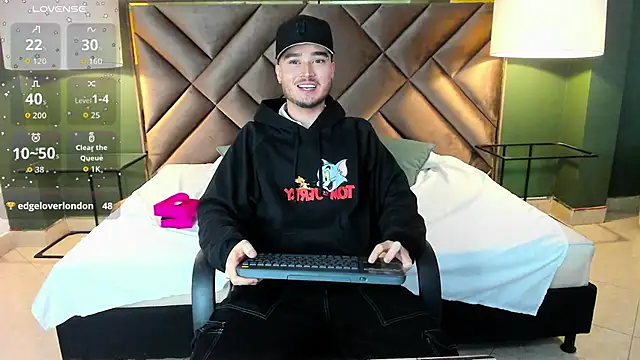 Salvattore Muller online show from 02-16-26, 05:53