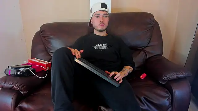 Salvattore Muller online show from 04-29-26, 08:59