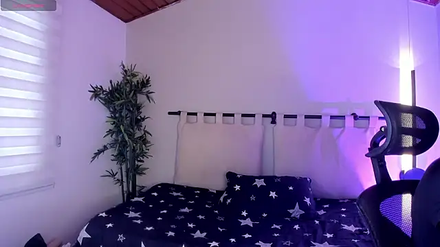 ella  olmos online show from 03-20-26, 02:22