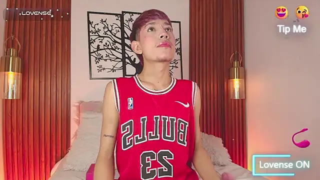 Snapshot of Taylor_Snow chatting on 02-08-26, 08:12 Taylor Snow online show from 02-08-26, 08:12