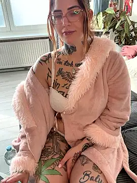 Snapshot of NyxTattoo chatting on 01-17-26, 11:48 NyxTattoo online show from 01-17-26, 11:48