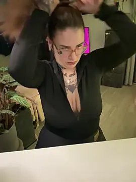 Snapshot of NyxTattoo chatting on 02-16-26, 06:26 NyxTattoo online show from 02-16-26, 06:26