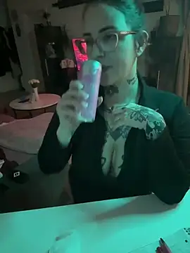 Snapshot of NyxTattoo chatting on 02-19-26, 06:37 NyxTattoo online show from 02-19-26, 06:37