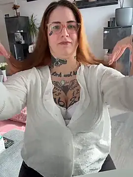 Snapshot of NyxTattoo chatting on 02-20-26, 11:43 NyxTattoo online show from 02-20-26, 11:43