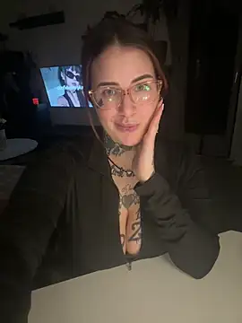 Snapshot of NyxTattoo chatting on 02-24-26, 06:39 NyxTattoo online show from 02-24-26, 06:39