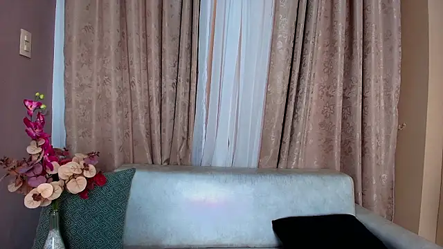 Snapshot of TessaMonroee chatting on 02-02-26, 06:28 TessaMonroee online show from 02-02-26, 06:28