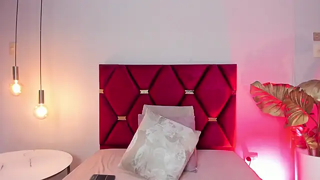 Snapshot of TessaMonroee chatting on 02-05-26, 06:12 TessaMonroee online show from 02-05-26, 06:12