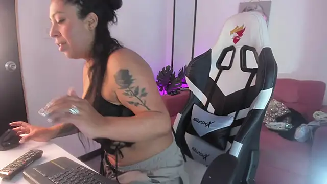 Xiomara as online show from 02-21-26, 12:50