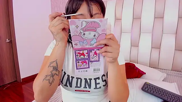 Snapshot of Adhara_Vil chatting on 02-21-26, 07:59 Adhara Vil online show from 02-21-26, 07:59