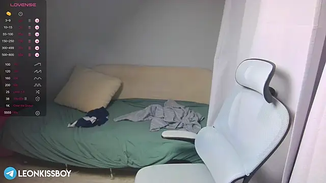 LeonBoykisser online show from 03-18-26, 05:27