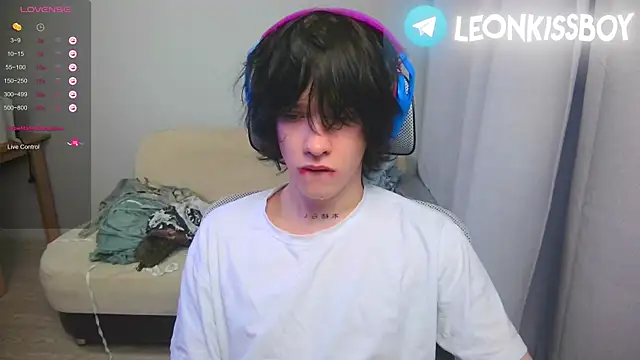 LeonBoykisser online show from 04-10-26, 12:49