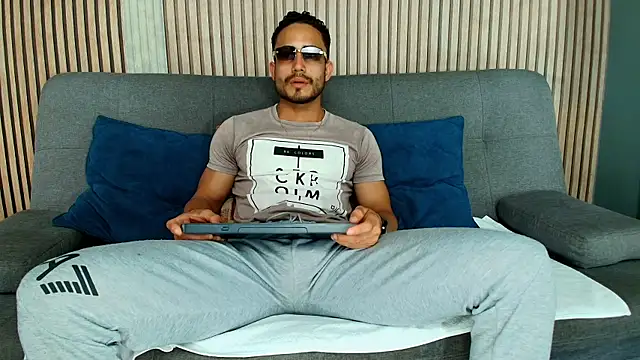 Snapshot of Vans_Ross chatting on 02-04-26, 07:20 Vans Ross online show from 02-04-26, 07:20