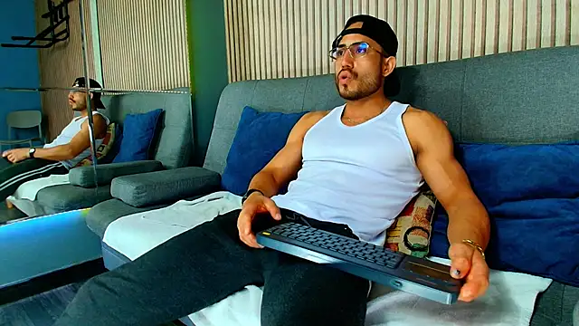 Snapshot of Vans_Ross chatting on 02-13-26, 06:59 Vans Ross online show from 02-13-26, 06:59