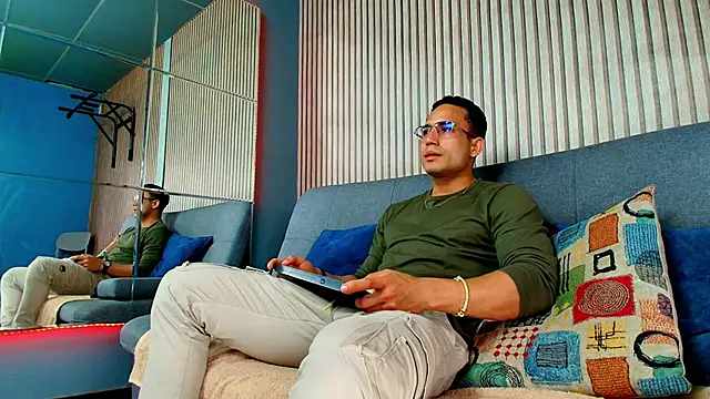 Snapshot of Vans_Ross chatting on 03-12-26, 07:20 Vans Ross online show from 03-12-26, 07:20